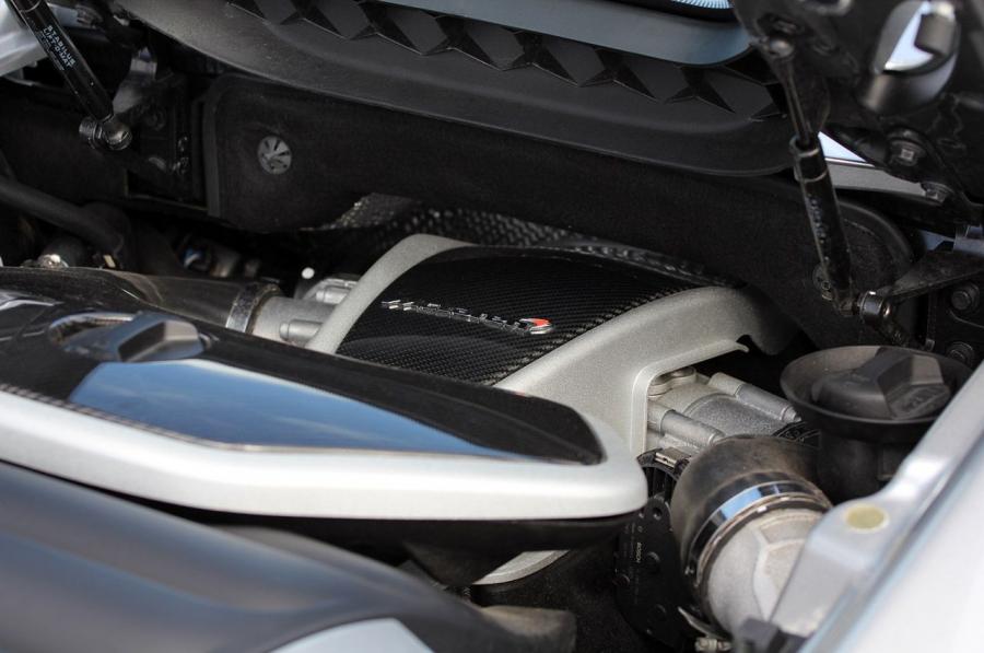  McLaren MP4-12C Spyder 2012 года  (фото 185 из 270)